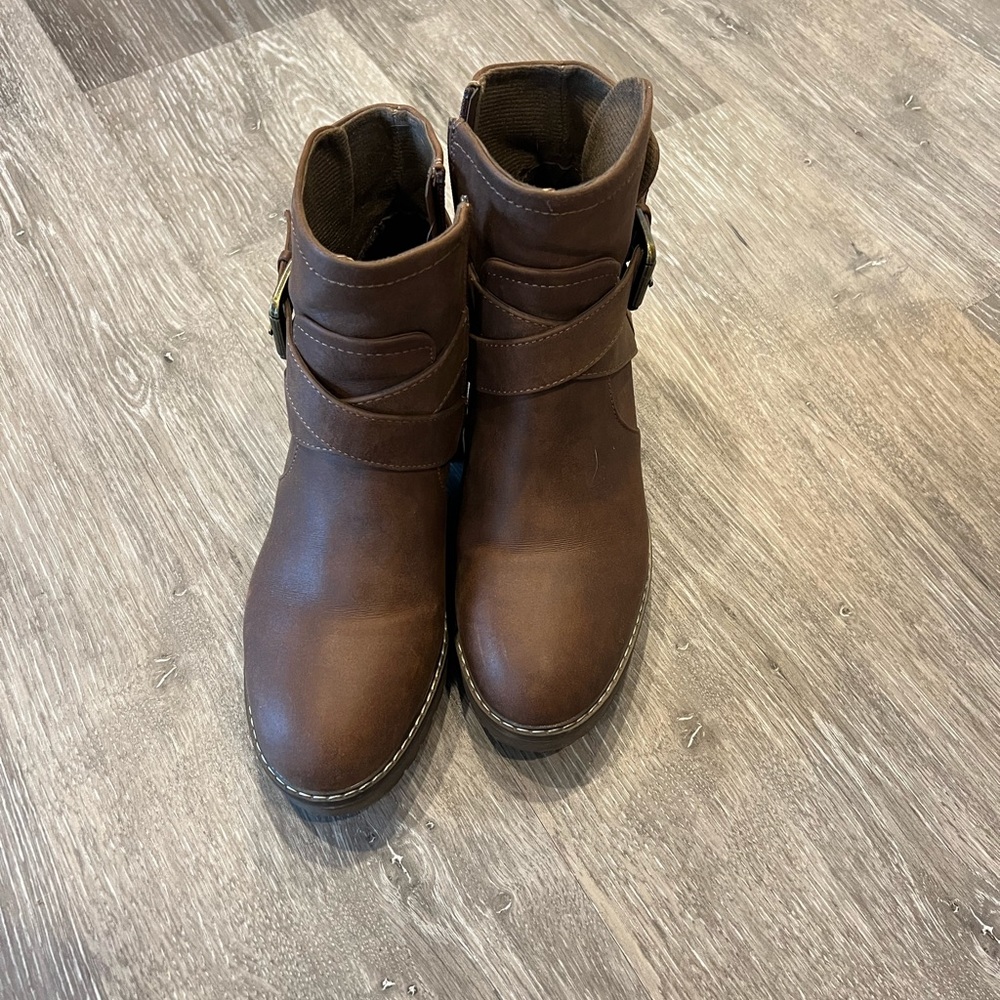 Womens Steve Madden booties size 10